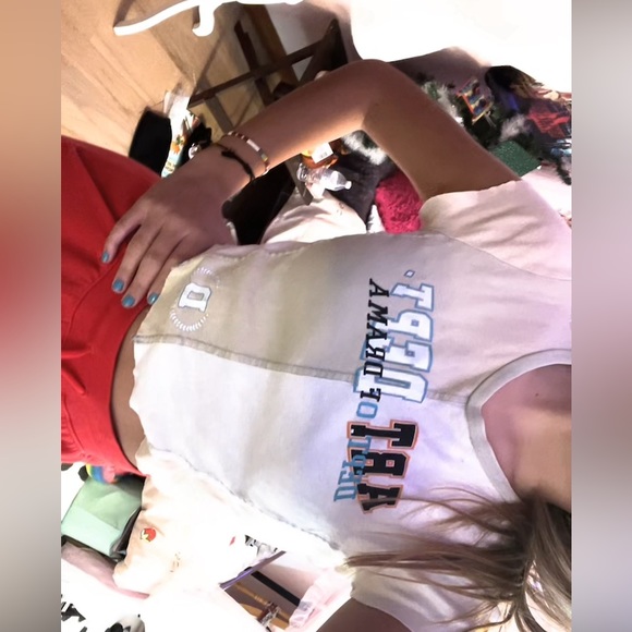 Graphic crop top - Picture 2 of 9